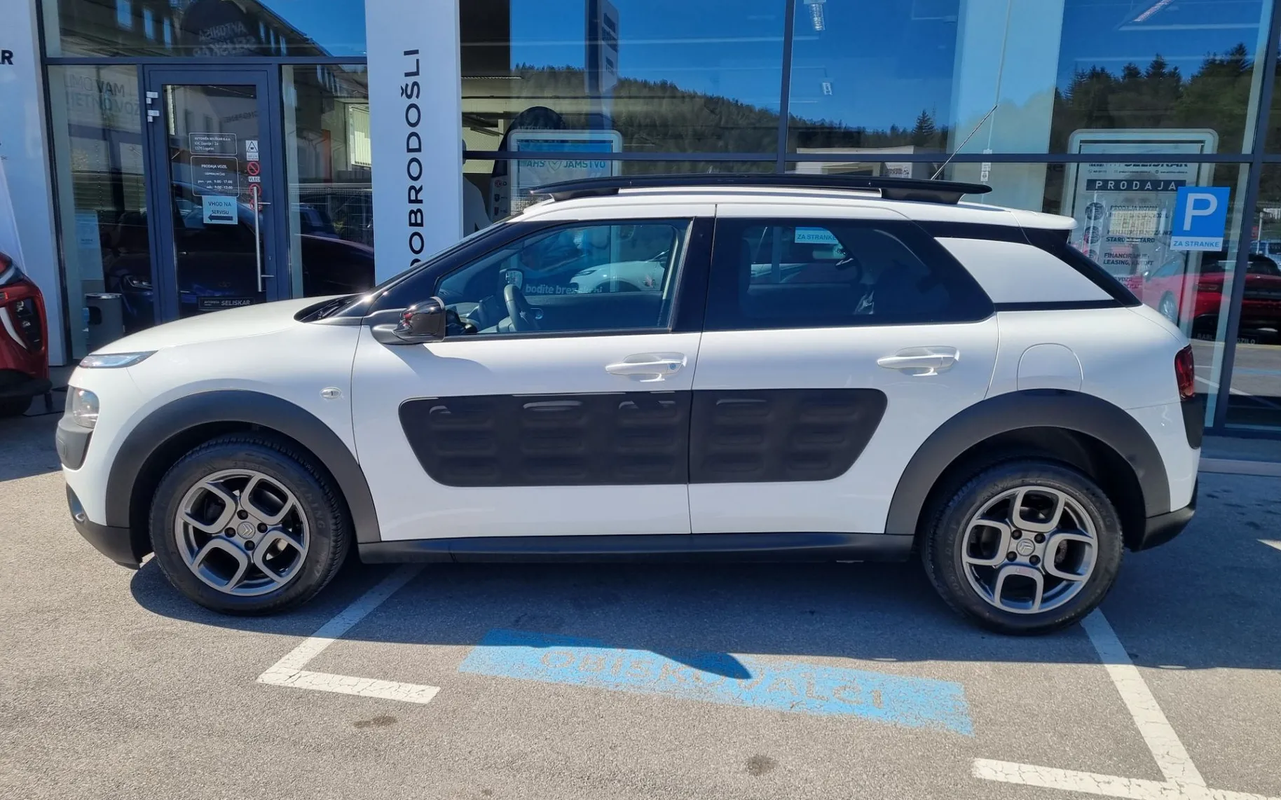 Zunanja slika - Citroën C4 - Cactus 1.6 HDi - SLOVENSKO POREKLO - POTRJENA SERVISNA - 4