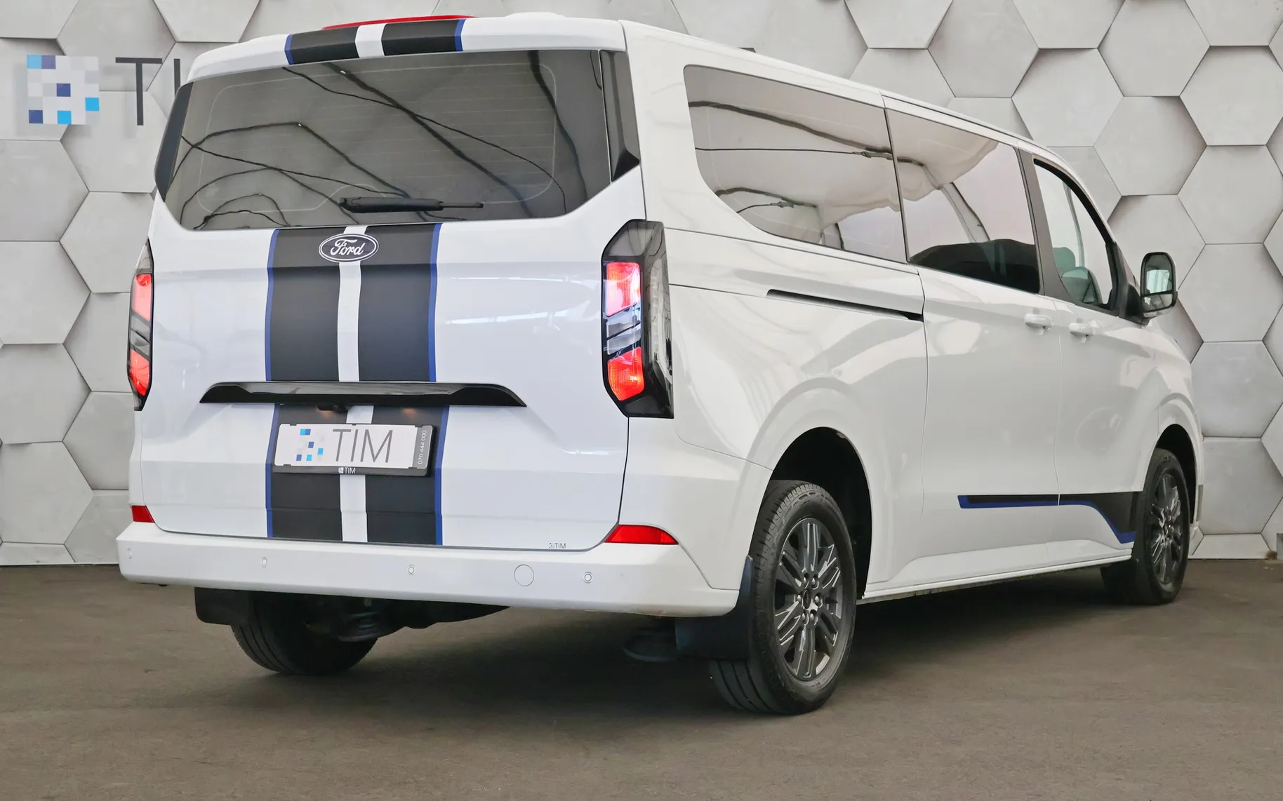 Zunanja slika - Ford E-Transit Custom - Sport L2 2.0 TDCi 150KM 1+8 - 3