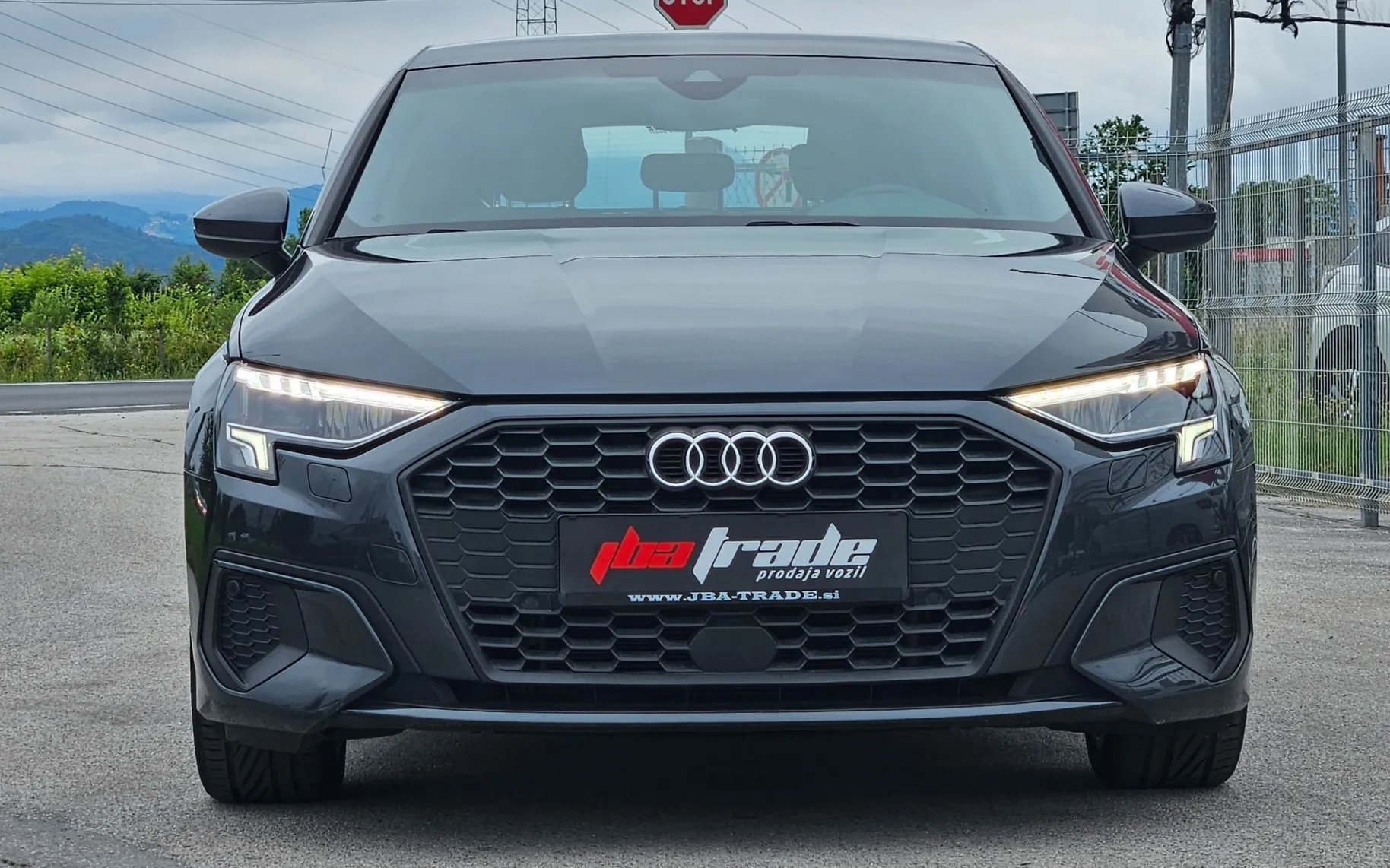 Zunanja slika - Audi A3 - Sportback 35 TFSI S tronic - 2