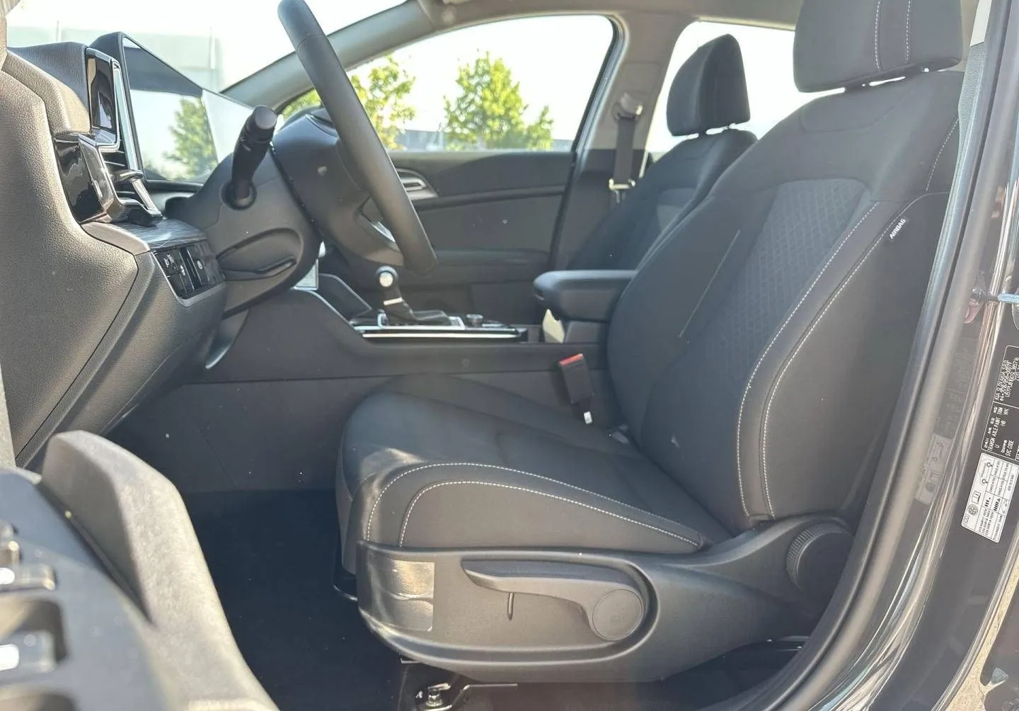 Notranja slika - KIA Sportage - 1.6 T-GDI MHEV LX Fresh ISG DCT - 10