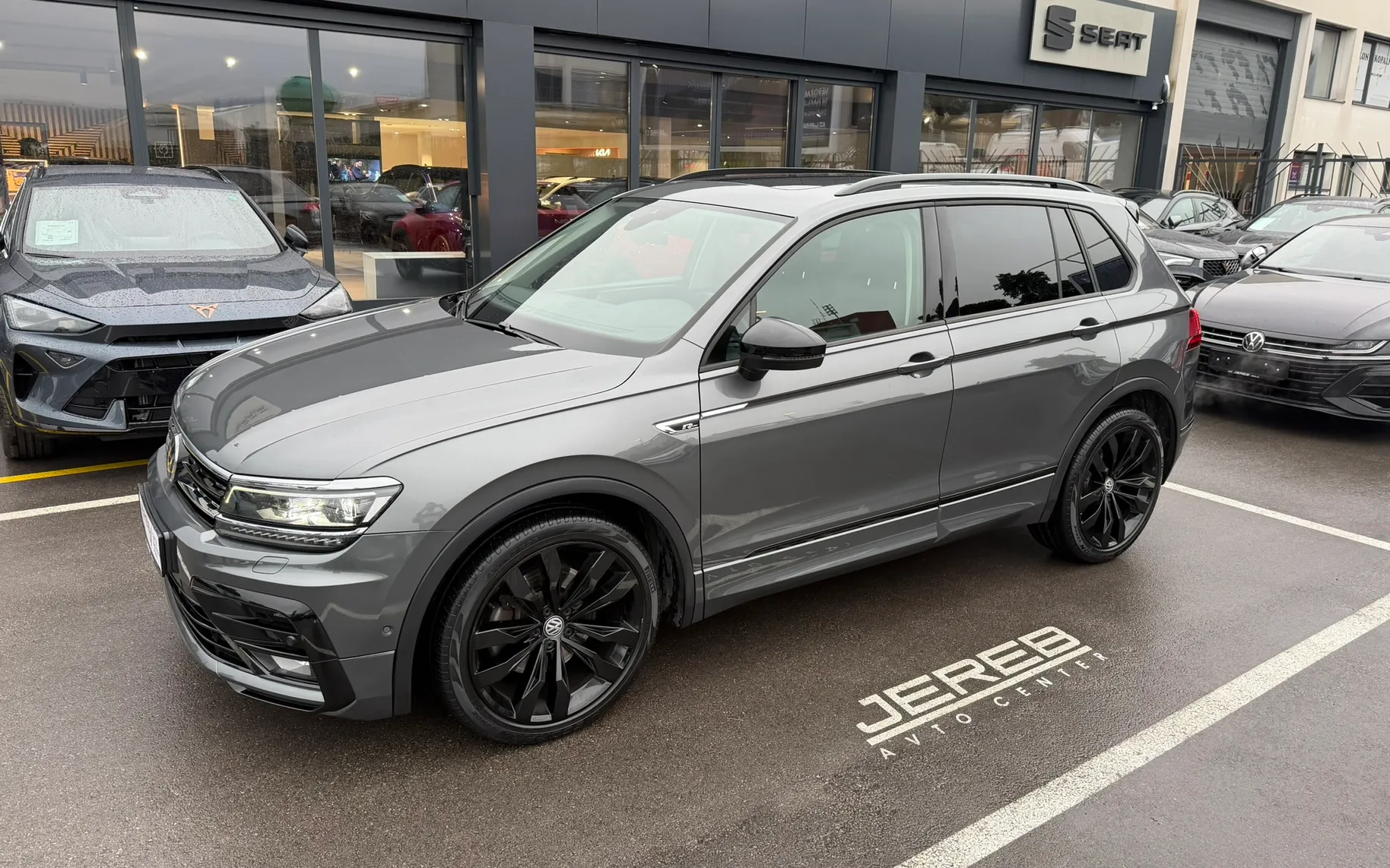 Zunanja slika - Volkswagen Tiguan - 2.0 TSI 4MOTION BMT avt. R-Line Ed.140kW BLACK ED. - 1