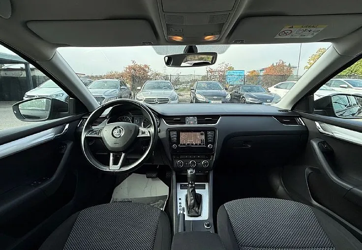 Zunanja slika - Škoda Octavia - Combi 1.6 TDI Ambition DSG - XENON - NAVI - PDC - - 10