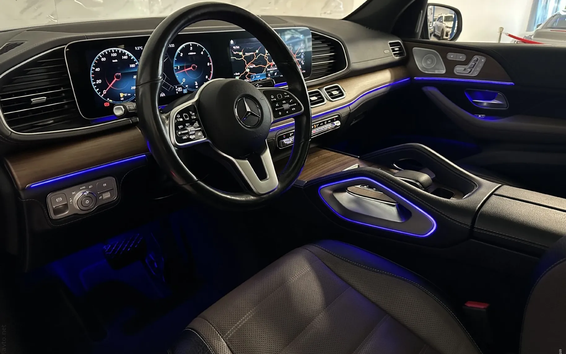 Notranja slika - Mercedes-Benz GLE-Razred - 350d|4Matic|AMG|SoftC|Pano|Masaža|Hlaj|360K|Klju.. - 7