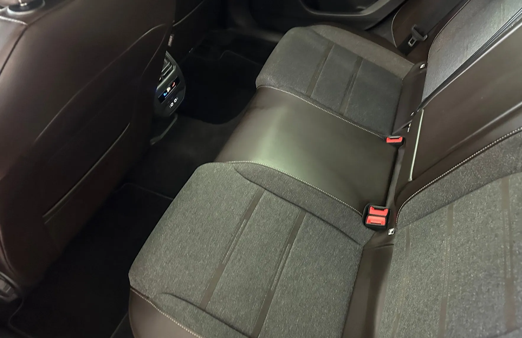 Zunanja slika - Seat Leon - 1.5 ETSI 110KW XCELLENCE.LED.KAMERA.PANORAMA - 12