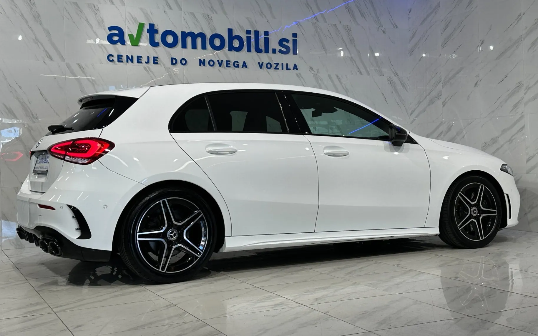 Zunanja slika - Mercedes-Benz A-Razred - 250 AMG Line |NightP|Led|Kamera|Gretje|AmbientL| - 5