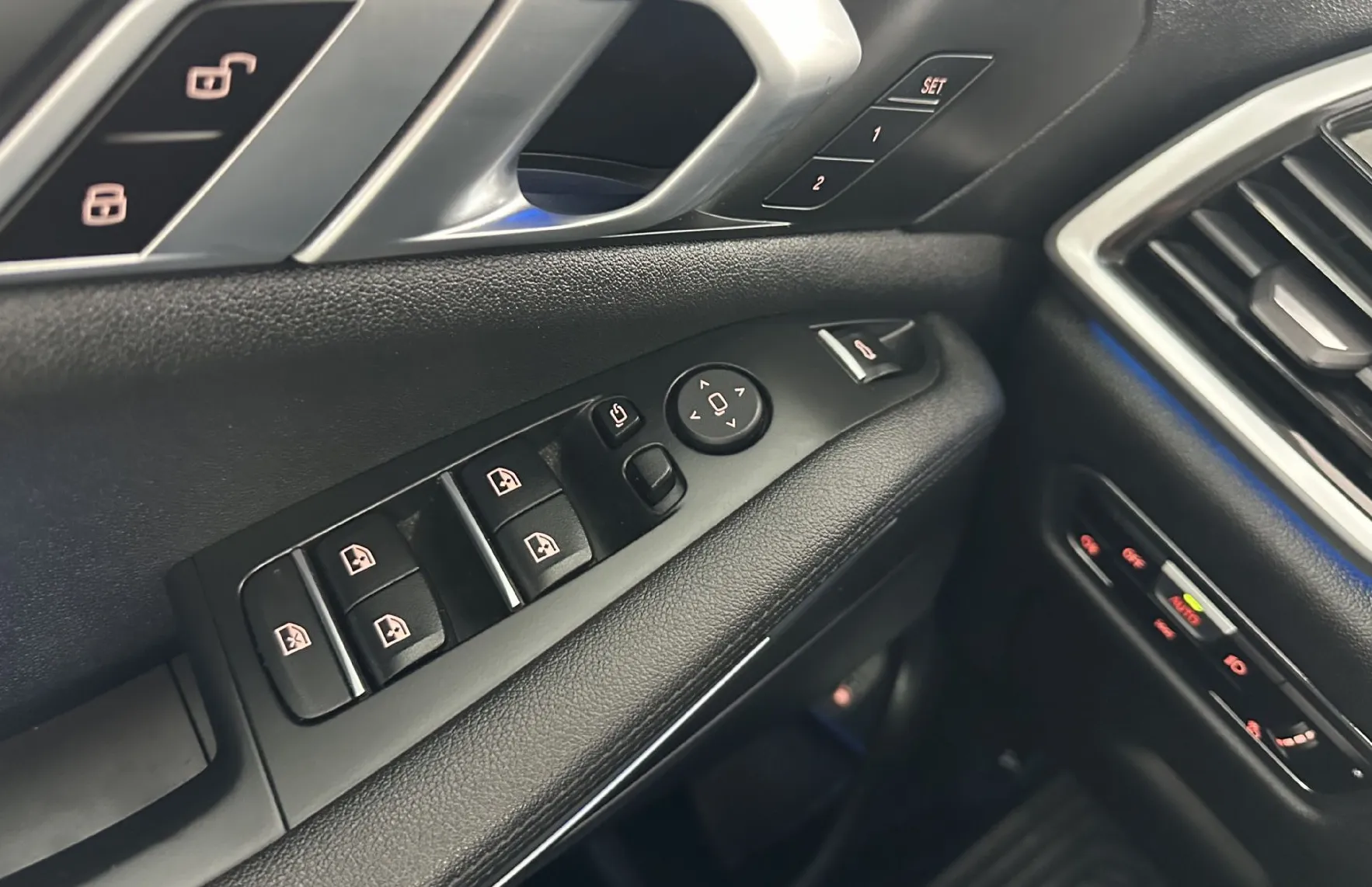 Zunanja slika - BMW X5 - serija :  xDrive45e Avt.KLJUKA.KAMERA.LED.USNJE.TOP - 13