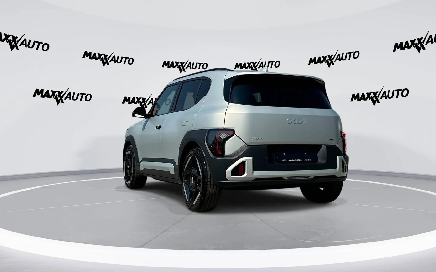 Notranja slika - KIA EV2 - GT-Line 61 kWh 22KW AC+ PREMIČNA ZADNJA KLOP - 7