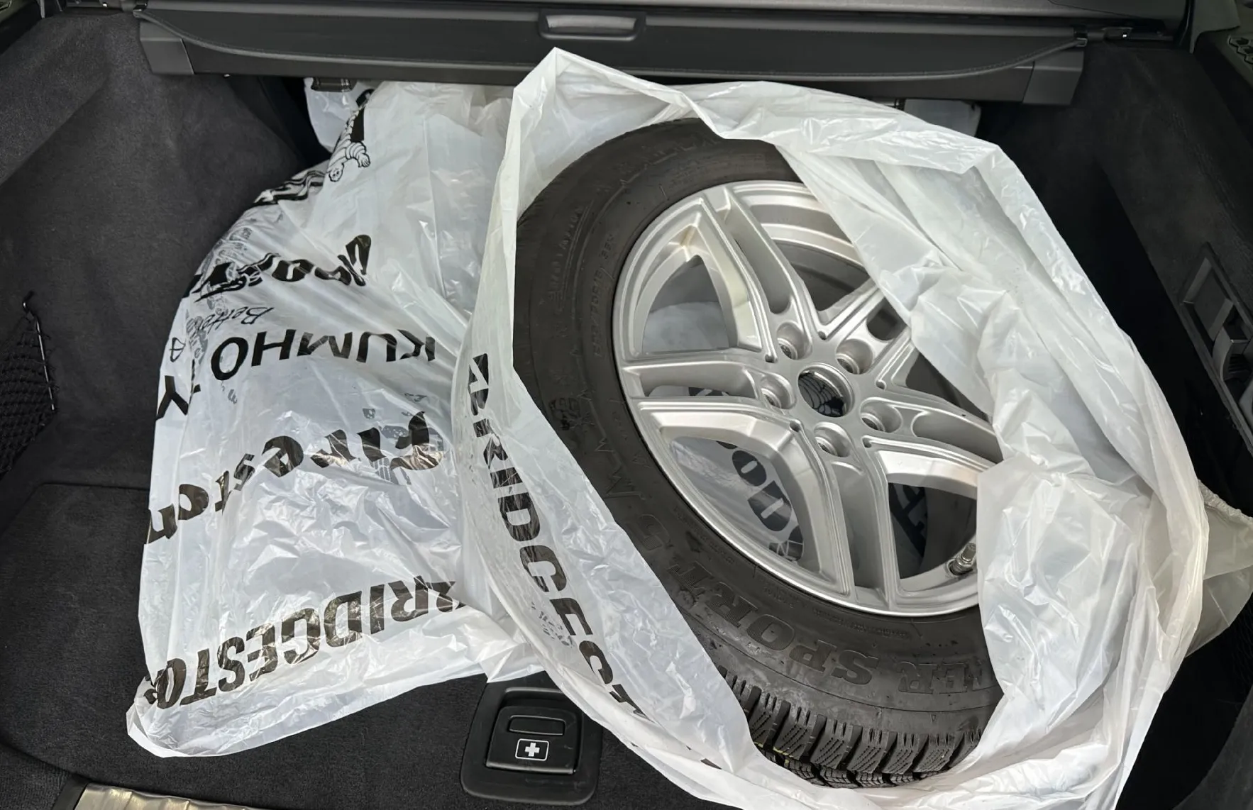 Zunanja slika - BMW Serija 3 - Touring: 318d Touring Luxury.NEMŠKI+4ALU.KAMERA.NAVI.ACC - 15