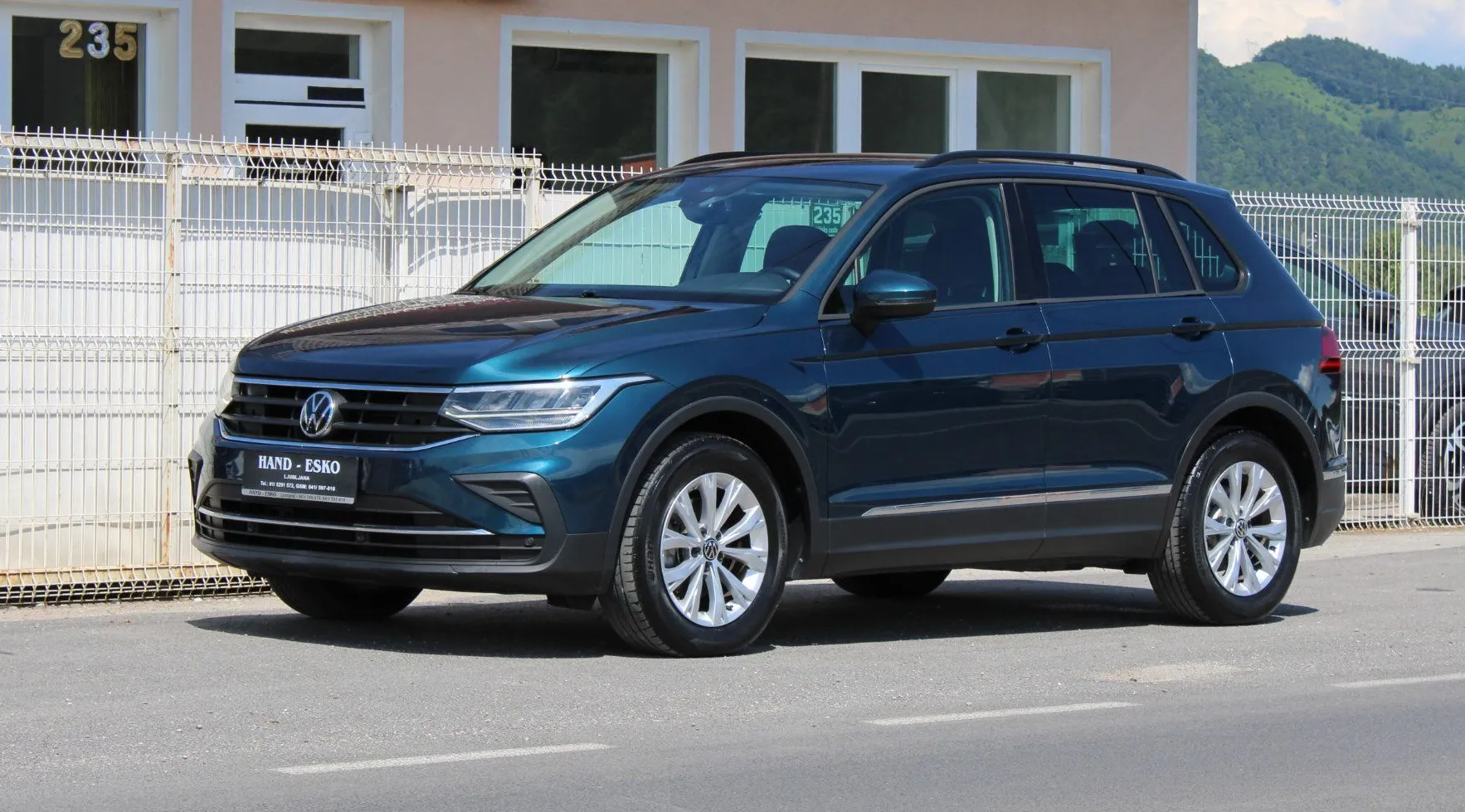 Zunanja slika - VW Tiguan - 2.0 TDI BMT Life DSG ALU LED PDC NOVI MODEL - 4