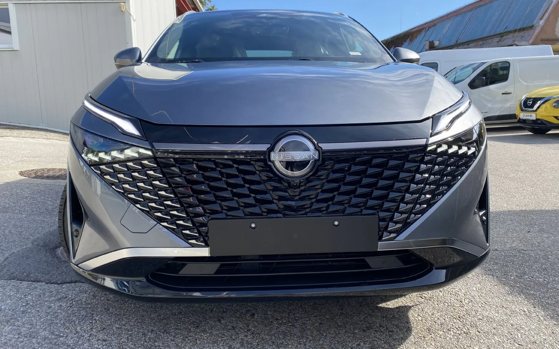 Zunanja slika - Nissan Qashqai - 1.3 DIG-T 4x4 158 X-T TEKNA SUN - 5