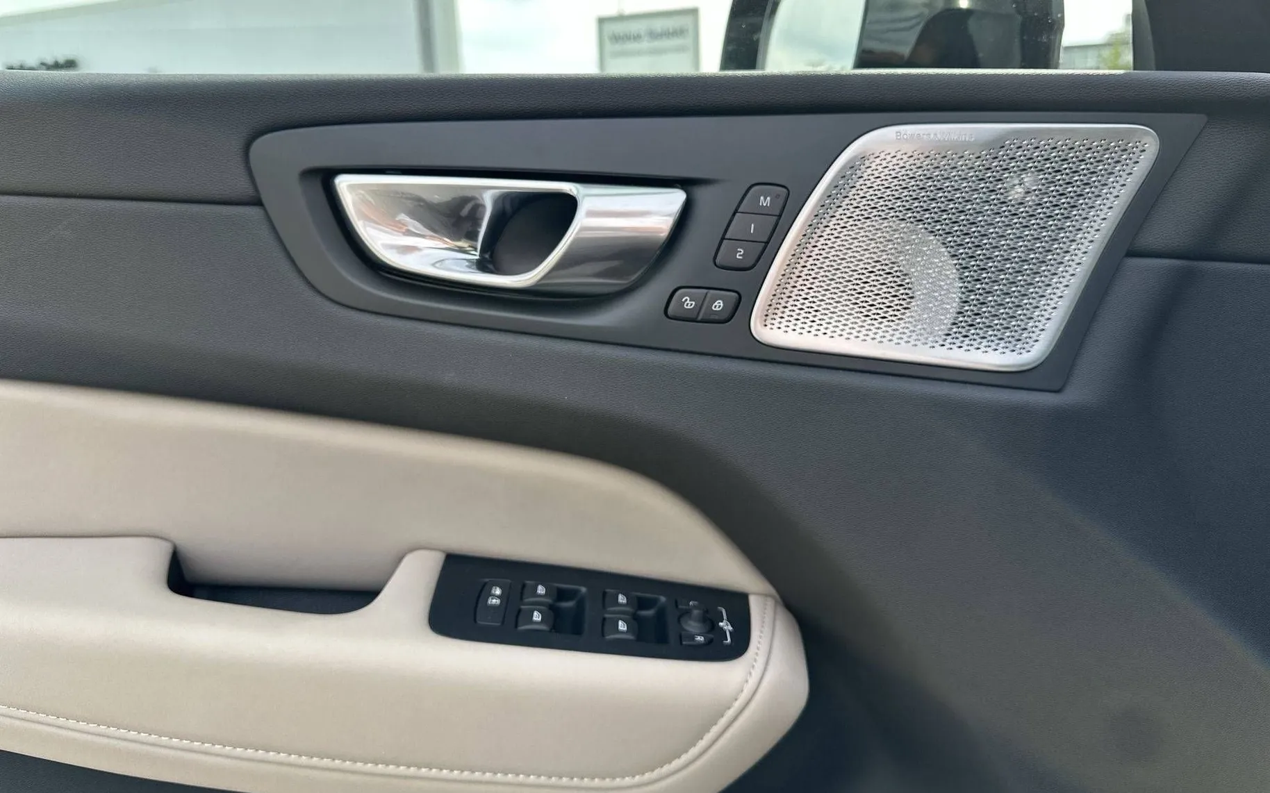 Notranja slika - Volvo XC60 - T8 AWD Recharge Twin Engine Ultra Dark Avt. - 13
