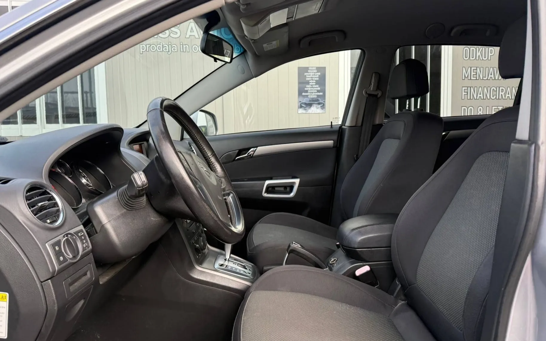 Notranja slika - Opel Antara - 2.0 CDTI 4x4 AVTOMATIK - 9