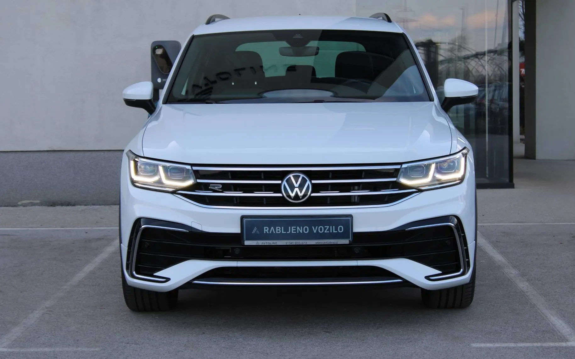 Zunanja slika - Volkswagen Tiguan - 1.4 TSI eHybrid R-LINE ACC AMBIL.VIRTUAL IQ MATR - 2