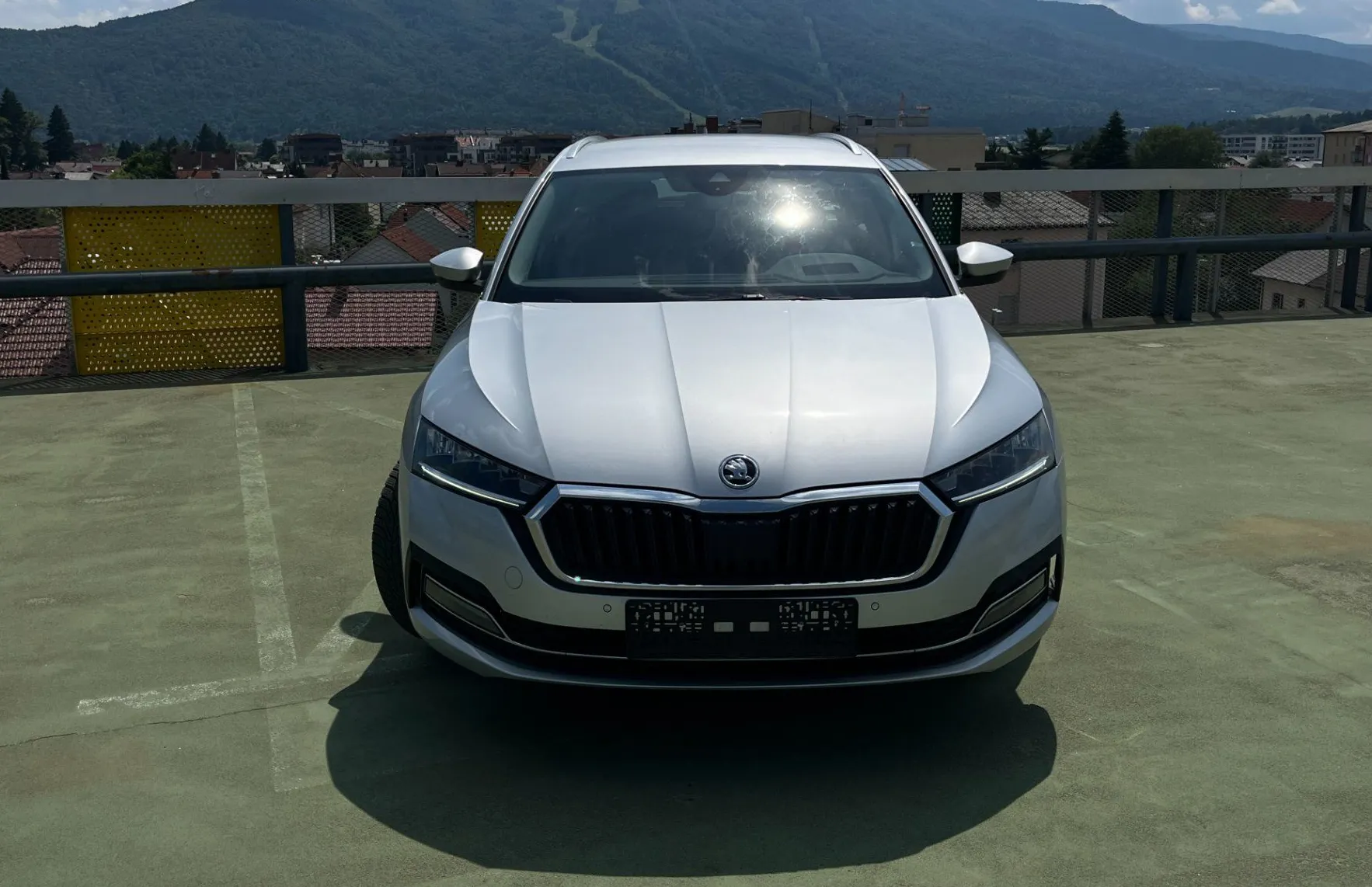 Zunanja slika - Škoda Octavia - Combi 2.0 TDI Ambition DSG.LED.HEAD UP.MASAŽ.NAVI. - 2