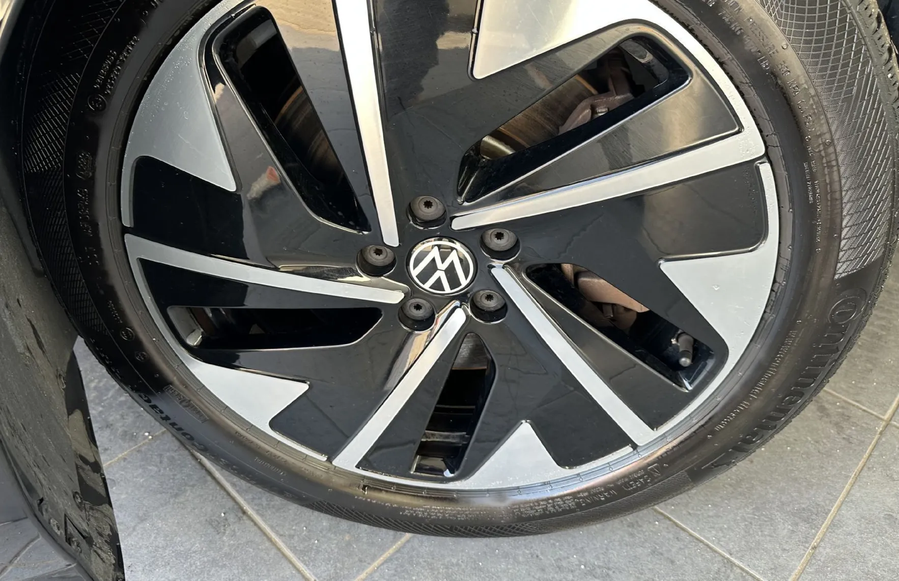 Zunanja slika - Volkswagen ID.7 - 210kW.NEMŠKI+4ALU.KAMERA.LED.NAVI.USNJE.ACC.PANORA - 3
