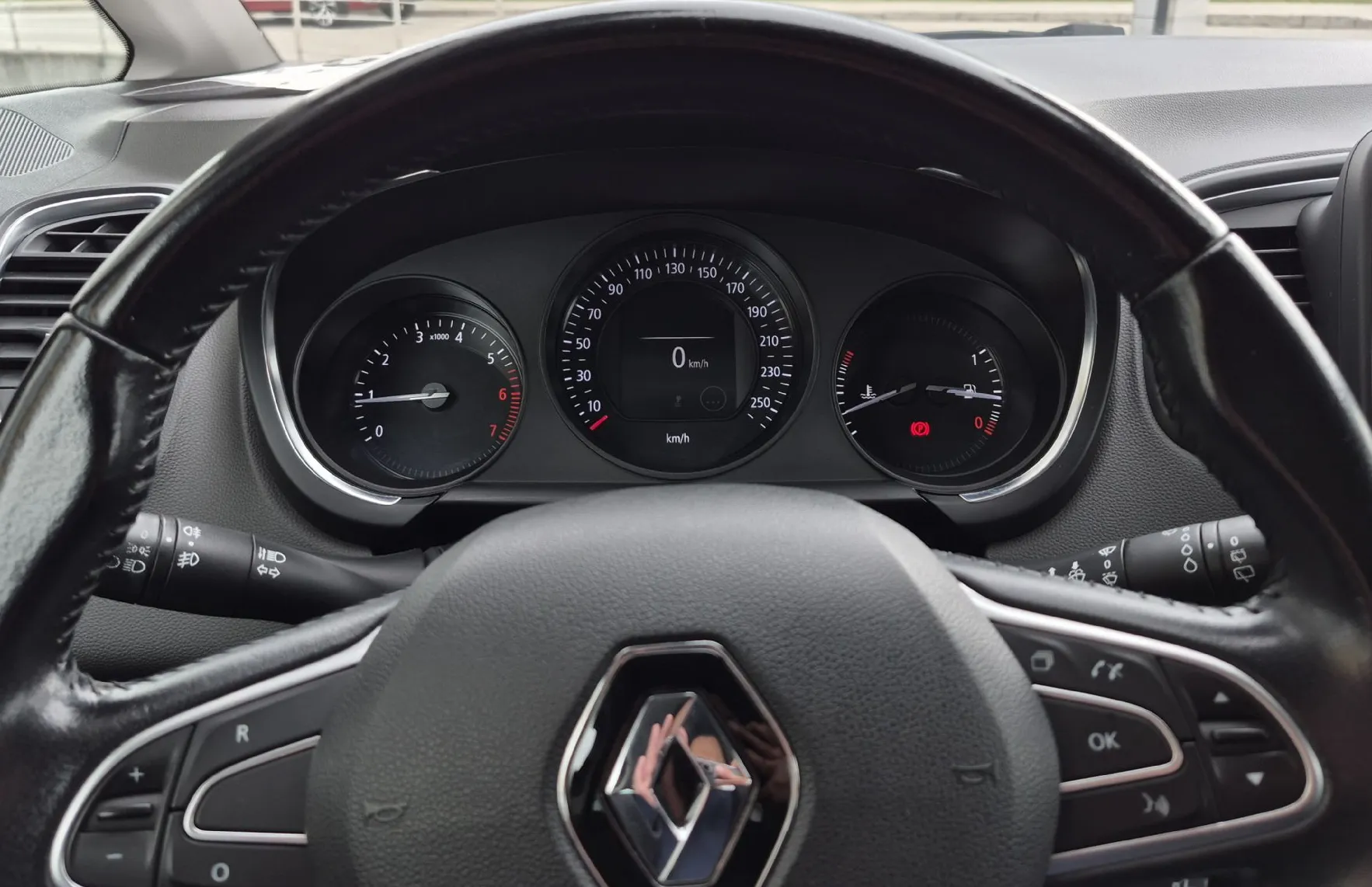 Zunanja slika - Renault Scénic - Grand Scenic Grand  TCe 115 Energy Zen - 18