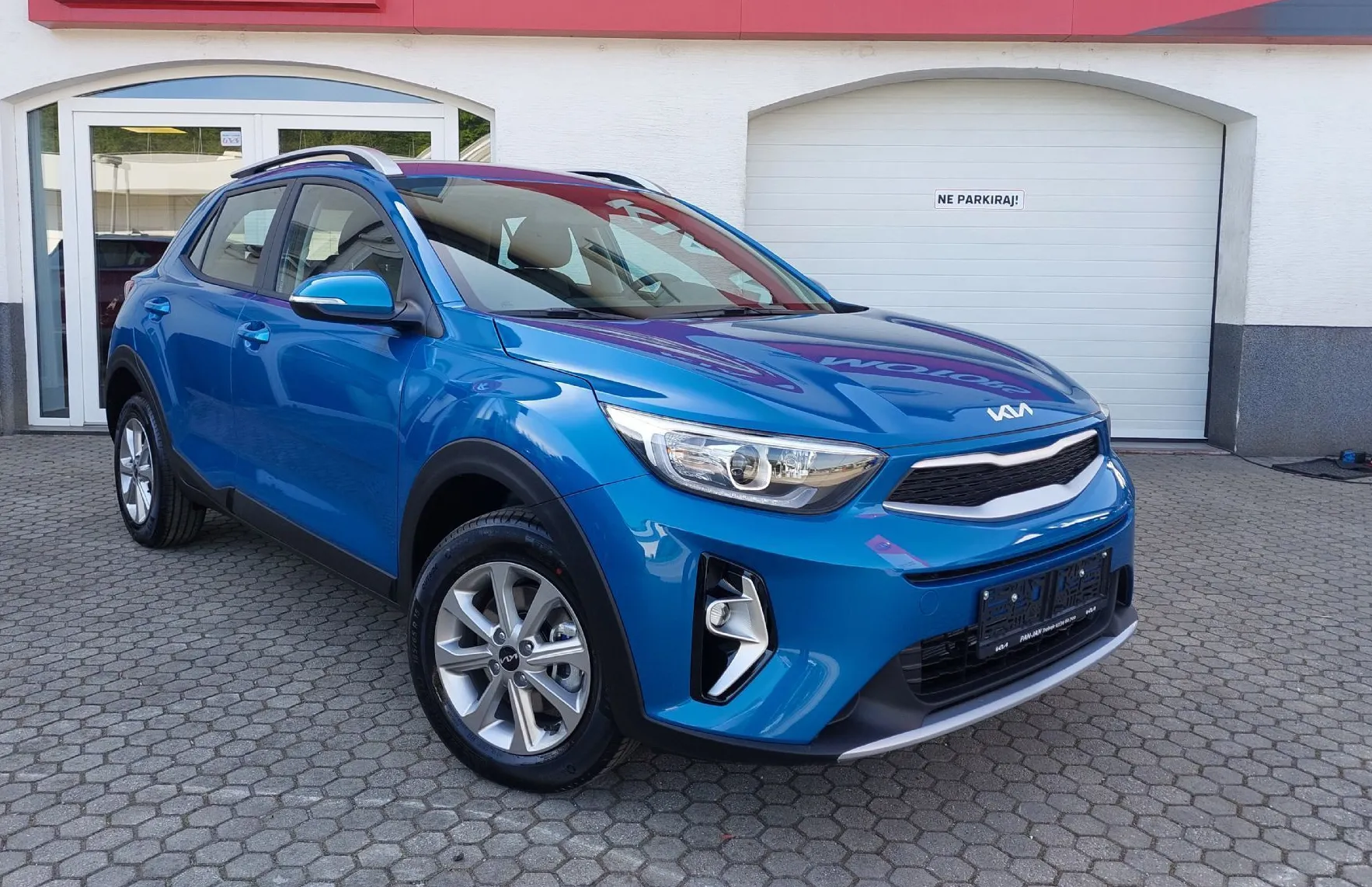 Zunanja slika - KIA Stonic - 1.2 DPI 62 kW  84 KM  LX Urban M T - VEČ BARV - 1
