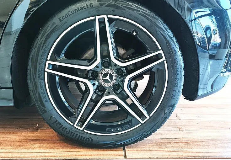 Zunanja slika - Mercedes-Benz A-Razred - 180 AMG LINE-PANORAMA-ALCANTARA-KEYLESS-AMBI-VIDEO - 5