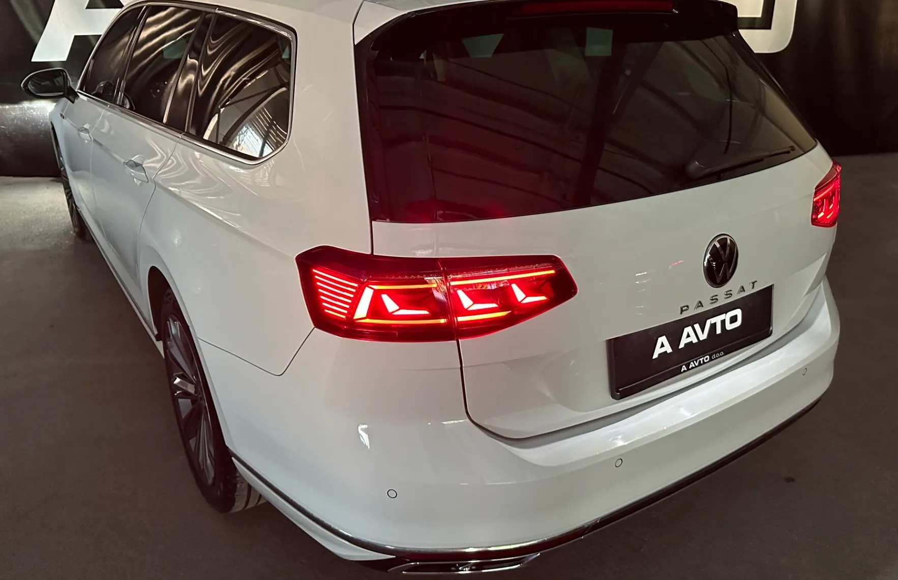 Zunanja slika - Volkswagen Passat - Variant 2.0TDI RLINE DSG-KEYLESS-KAMERA-VIRTUAL-ACC-IQ LED - 6