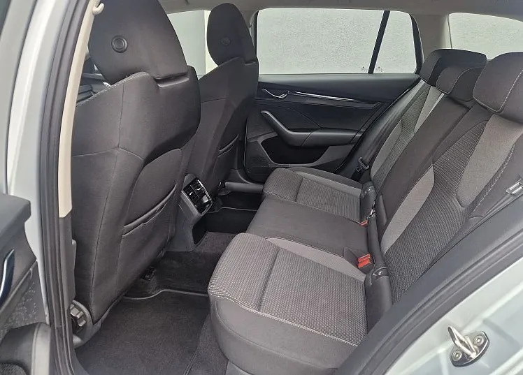 Zunanja slika - Škoda Octavia - COMBI 2.0 TDI Ambition-Slo-1.Lastnik... - 9
