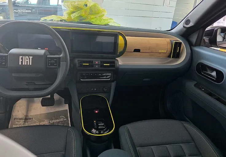 Zunanja slika - Fiat Grande Panda - 1.2 T-Gen3 110 AT6 LA PRIMA WINTER paket - 4