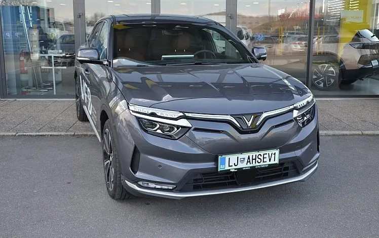 Zunanja slika - Vinfast VF8 - PLUS 4X4 - 2