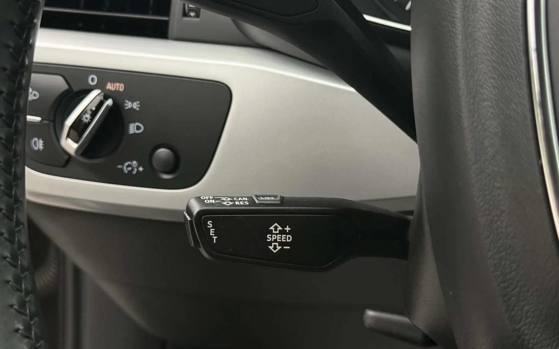 Notranja slika - Audi A4 Avant - 2.0 TDI-AUT-XENO+LED-NAVI-LIZING ZA TUJCE-PDC - 12