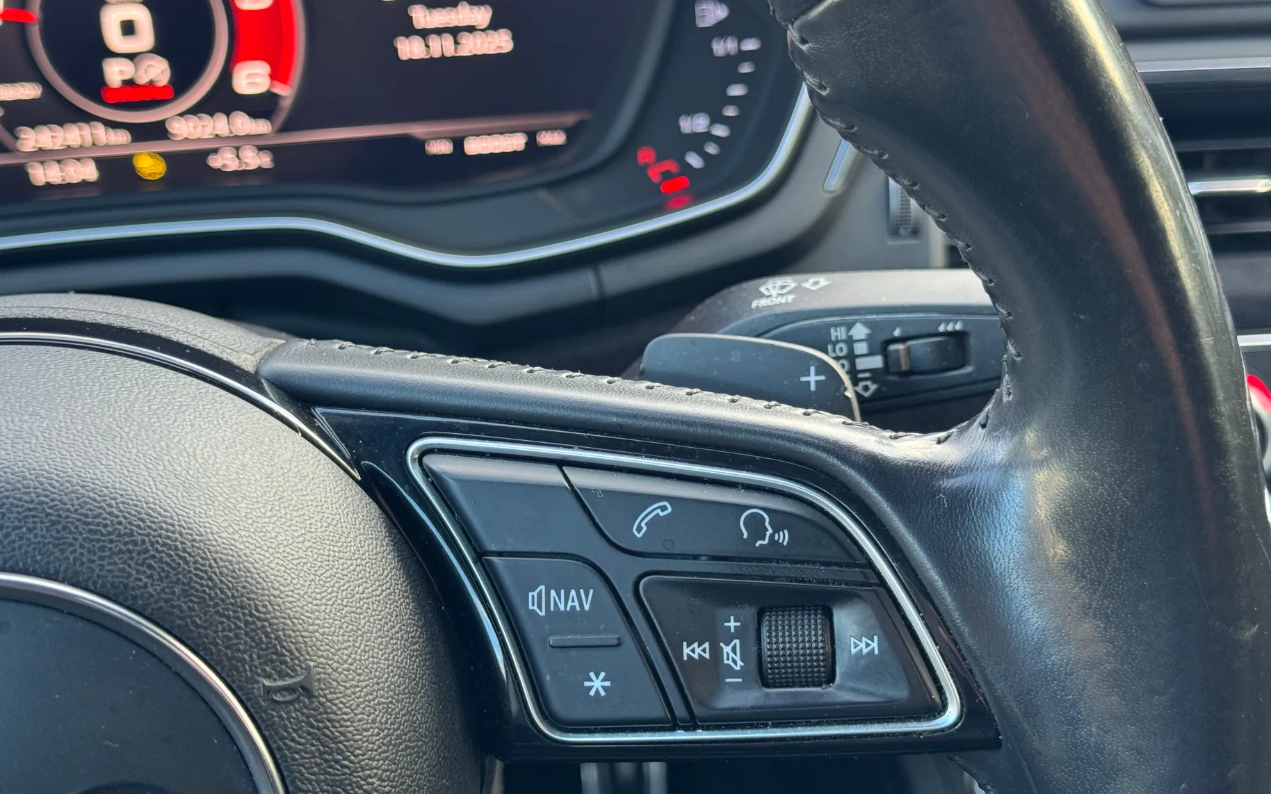 Notranja slika - Audi A5 - Coupé quattro 3,0 TDI S-tronic - 9