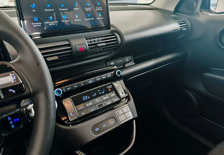 Zunanja slika - Hyundai Inster - 42 KWH STYLE-AKT.TEMP-APPLE-DAB-KAMERA-VIDEO - 12