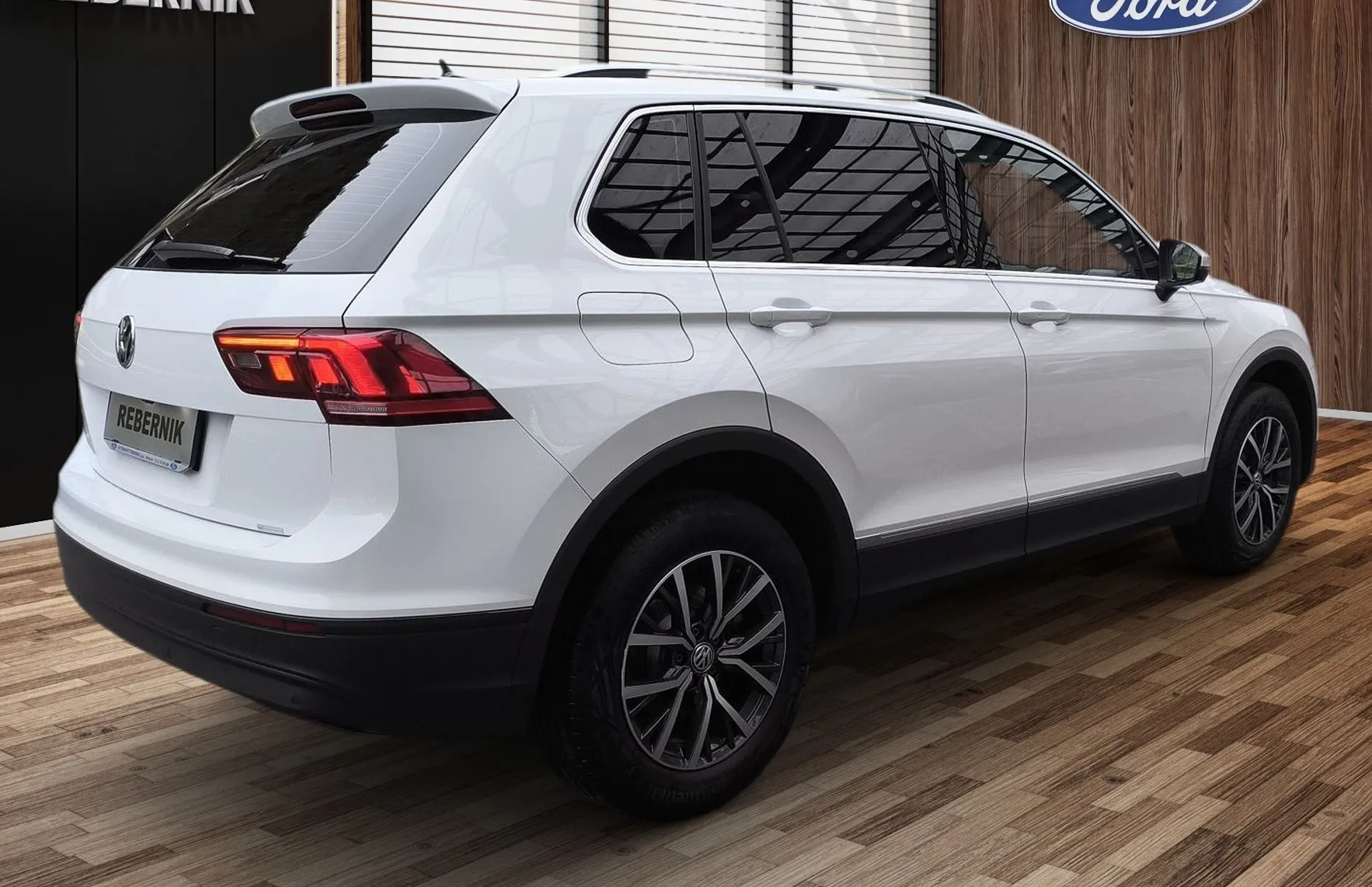 Zunanja slika - Volkswagen Tiguan - 2.0 TSI 4M DSG COMFORTLINE 190 PS-1.LAST.-VIRTUAL - 4