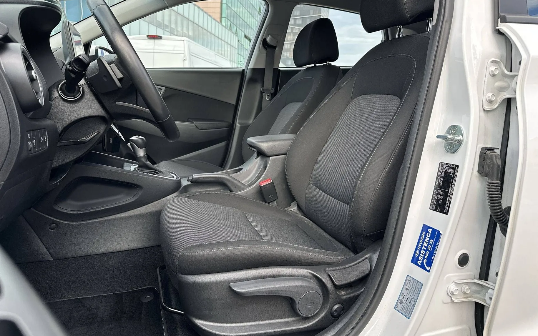 Notranja slika - Hyundai Kona - 1.0 T-GDI 120 Style DCT - 9