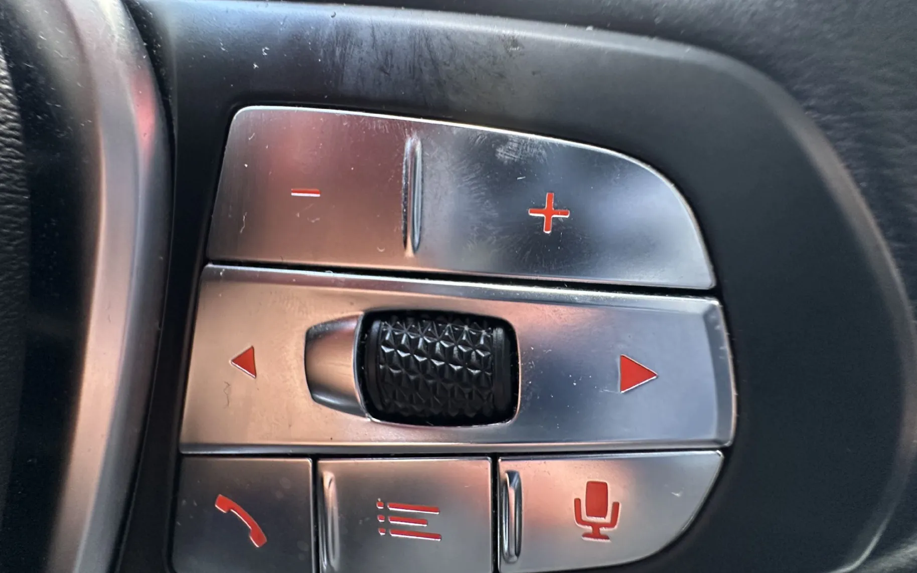 Notranja slika - BMW Serija 3 - Touring: 318i Luxury.NEMŠKI+4ALU.KAMERA.LED.USNJE.ACC.BE - 10