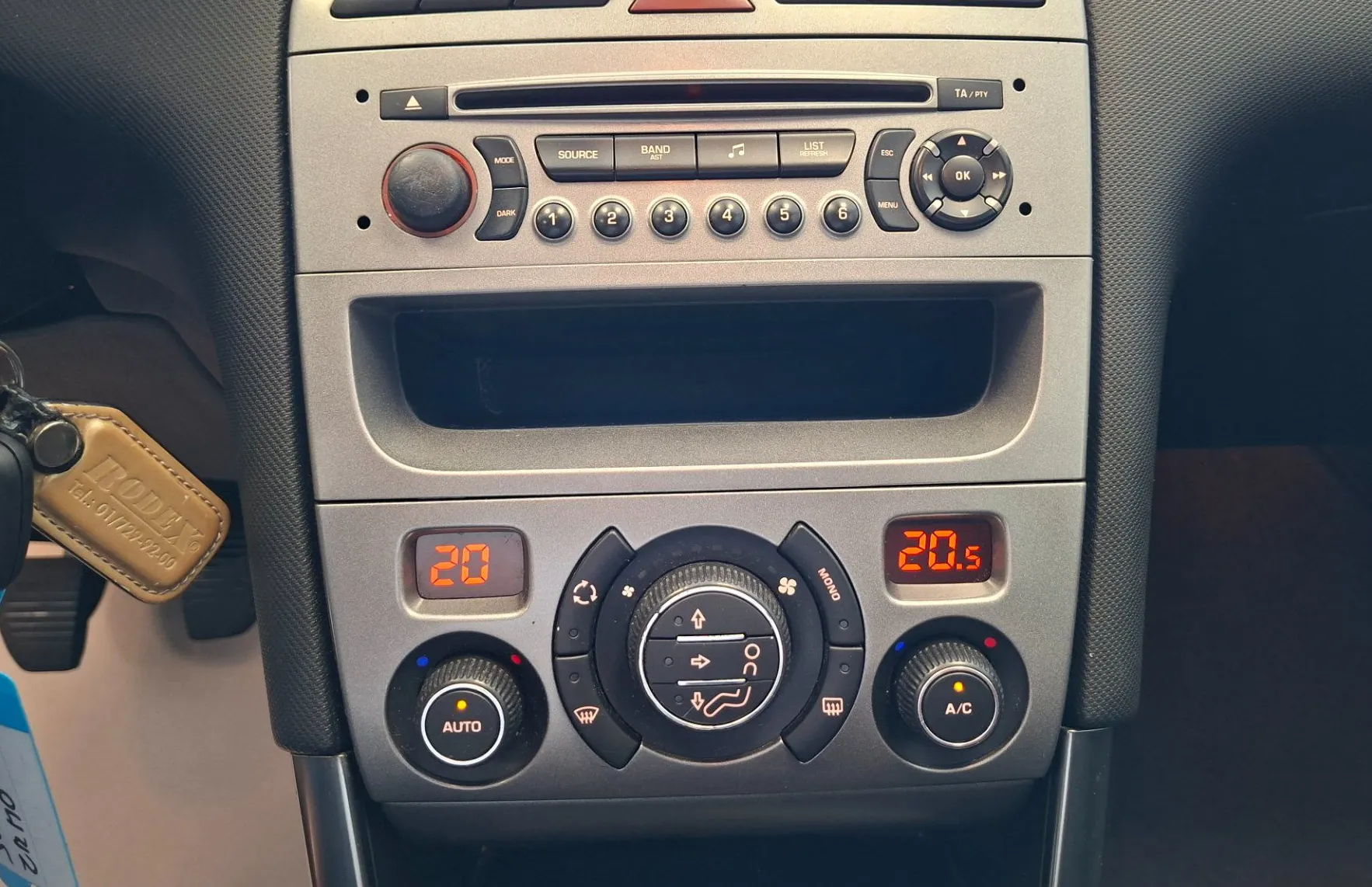 Zunanja slika - Peugeot 308 - SW Premium 1.6 HDi-HITRI KREDIT-ODLIČEN- - 10