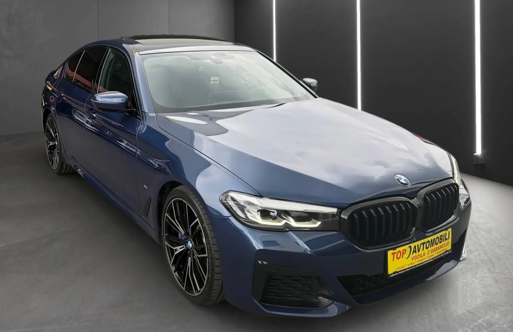Zunanja slika - BMW Serija 5 - : 530d xDRIVE M SPORT PANO KAMERA LED VIRTUAL NAVI - 9