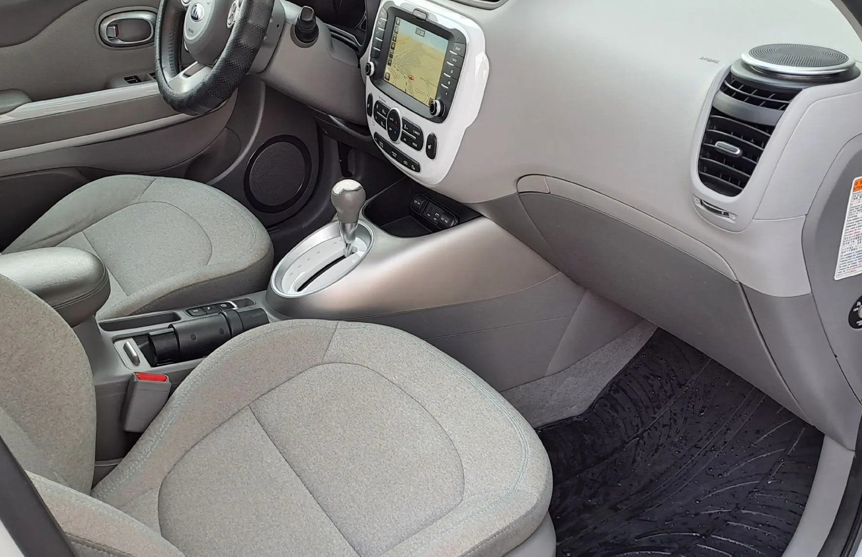 Zunanja slika - KIA Soul - Električni 81 kW   110 KM EV Energy - 5
