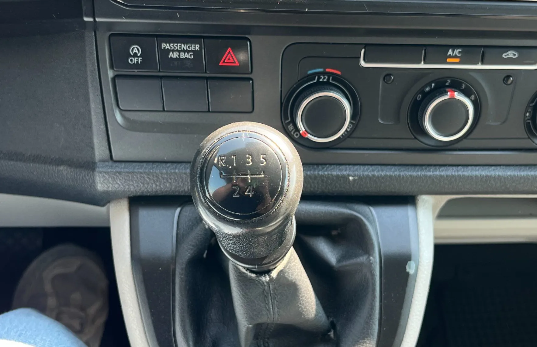 Zunanja slika - VW Transporter - T6 Kombi 2.0 TDI DMR VZR. KAM. 2X PDC - 13