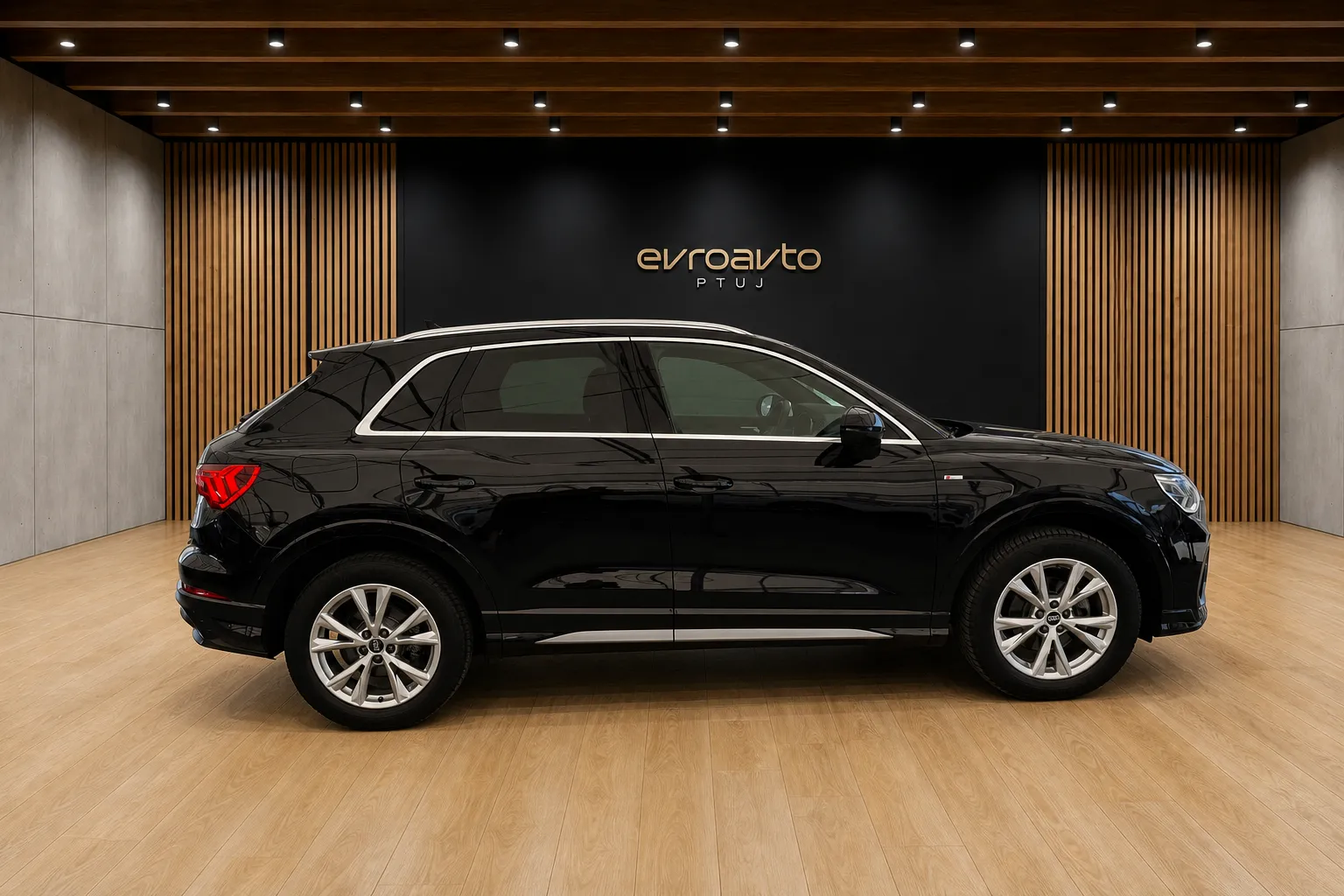 Notranja slika - Audi Q3 - 35 TDI S line•Panoramska streha•Aktivni tempom KGV - 8