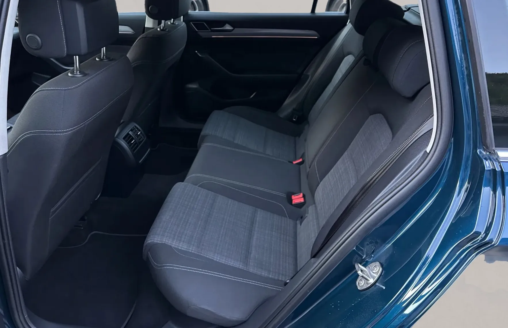 Zunanja slika - Volkswagen Passat - Variant 2.0 TDI 150 KM LED F1 DSG ACC CarPlay 1. lastnik - 14