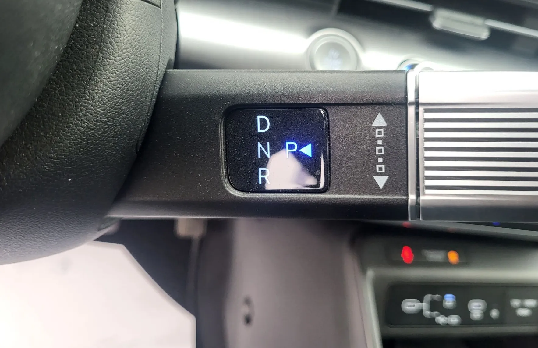 Zunanja slika - Hyundai Kona - EV 48.4 kWh Premium slo-1last-tov.garancija-navi - 14