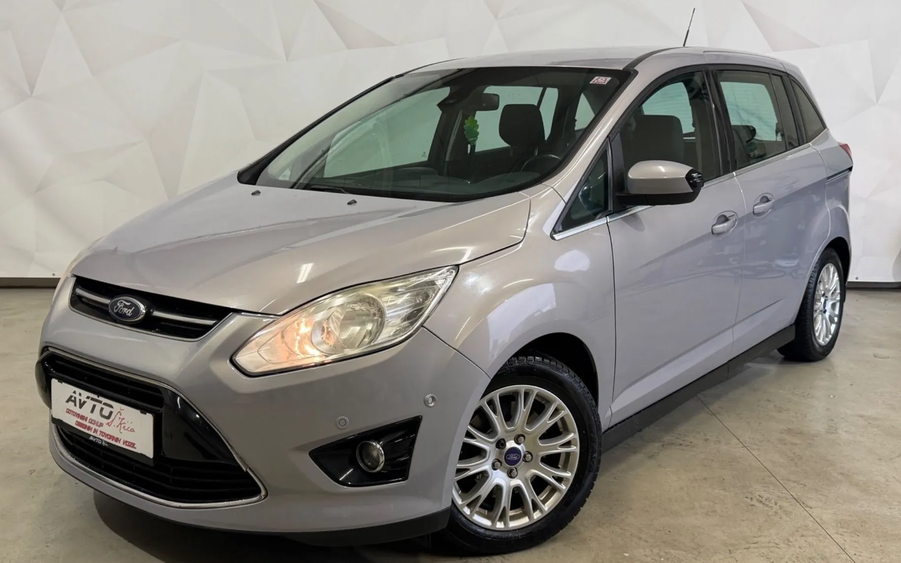 Zunanja slika - Ford Grand C-Max - 1.6 TDCi-7 SEDEŽEV-TEMPOMAT-NAVIGACIJA-PDC - 1