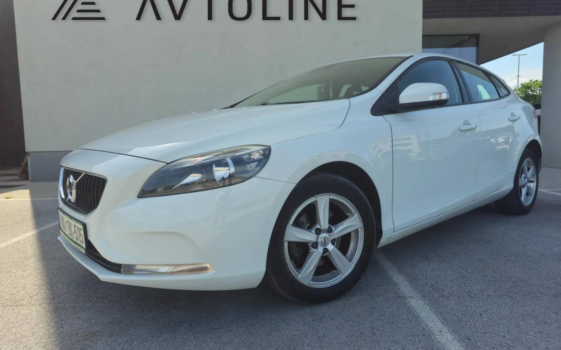 Zunanja slika - Volvo V40 - D2 Kinetic - 1