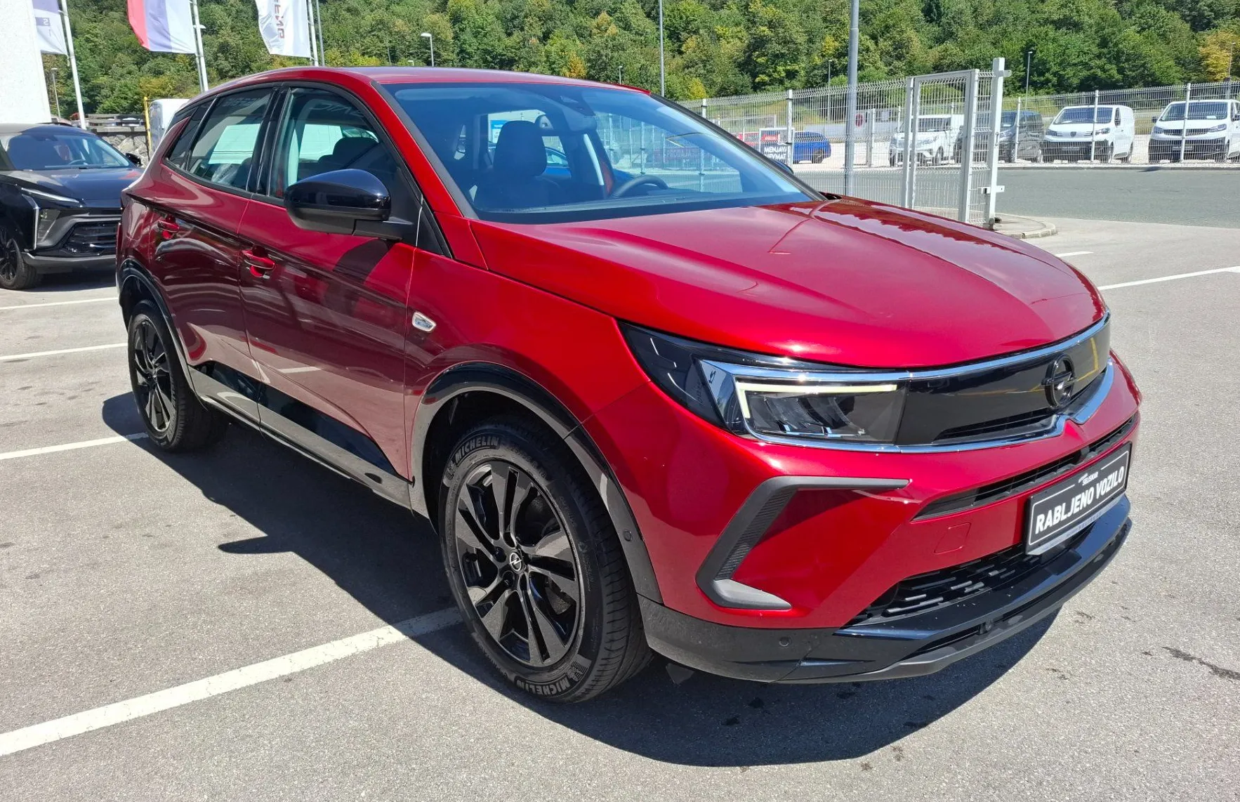 Zunanja slika - Opel Grandland - 1.2 GS Line - POTRJENA KNJIGA + AKCIJSKA CENA - 4