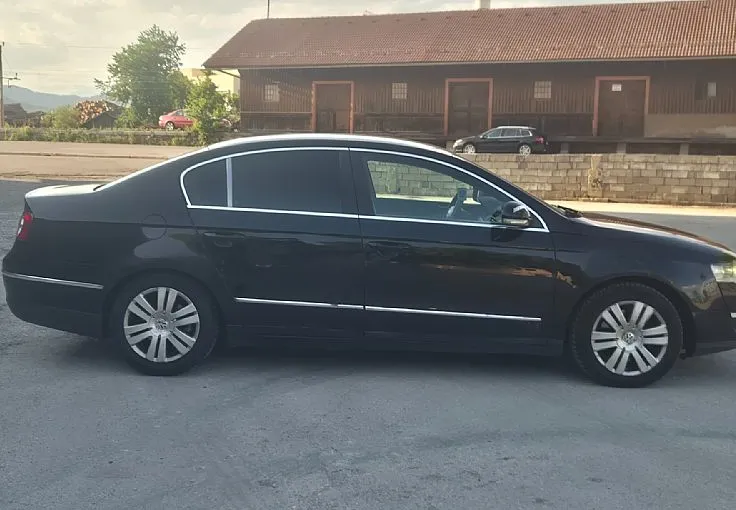 Zunanja slika - VW Passat - 2.0 TDI Highline + 4x4 + UGODNO - 4
