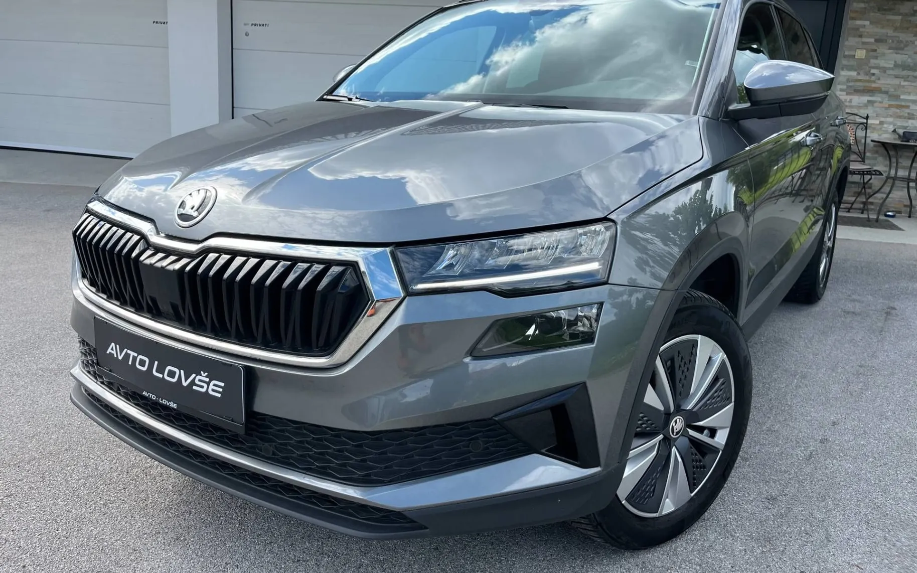 Zunanja slika - Škoda Karoq - 2.0 TDI Ambition DSG-1 LASTNIK-LED-NAVI-KAM-ODLIČN - 1