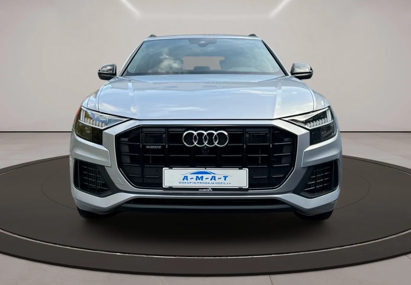 Zunanja slika - Audi Q8 - 55 TFSI e quattro tiptronic 280kW 3 X S LINE SLO - 1