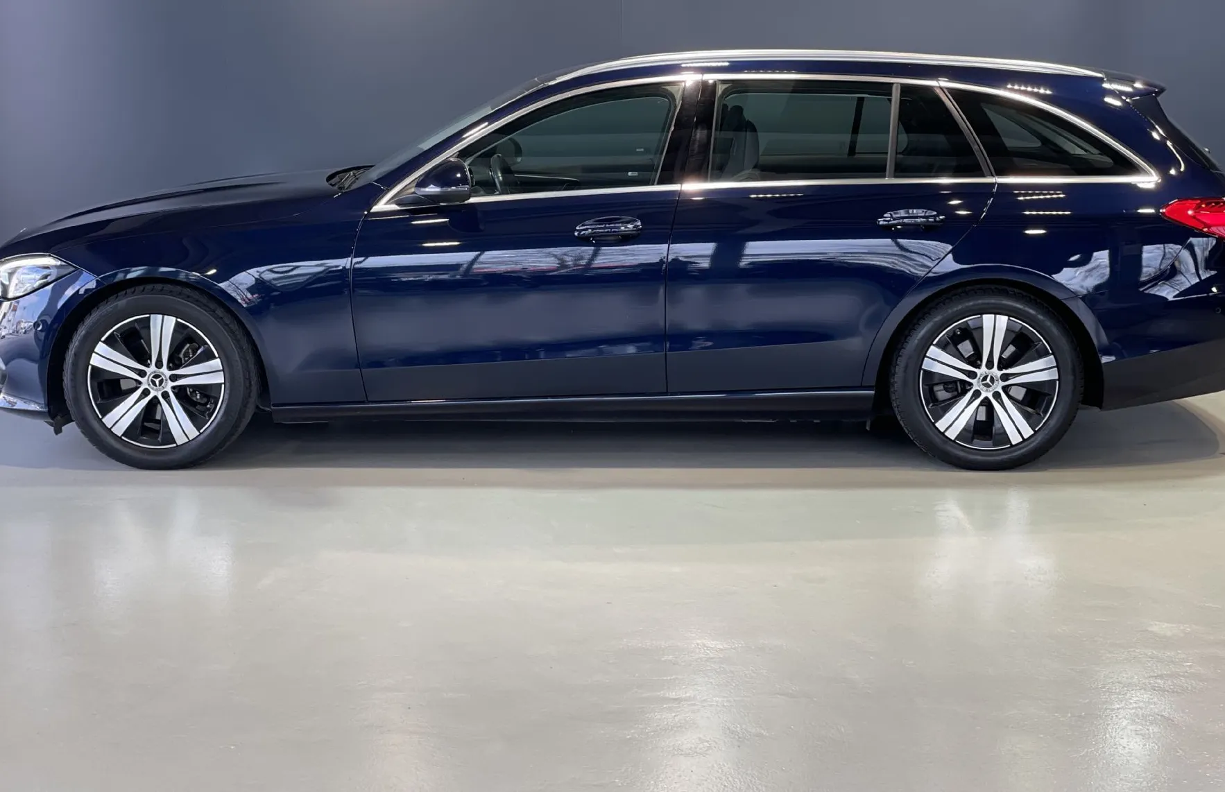 Zunanja slika - Mercedes-Benz C-Razred - VIRTUAL-NAVIGACIJA-RADAR-AMBIENT-KAMERA-LED-ALU - 4