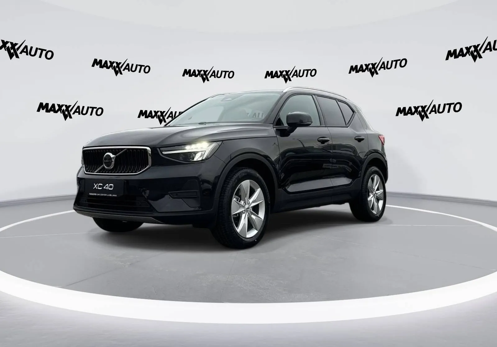 Zunanja slika - Volvo XC40 - B3 P Core AT DCT 3 leta garancije + 3 servisi - 1