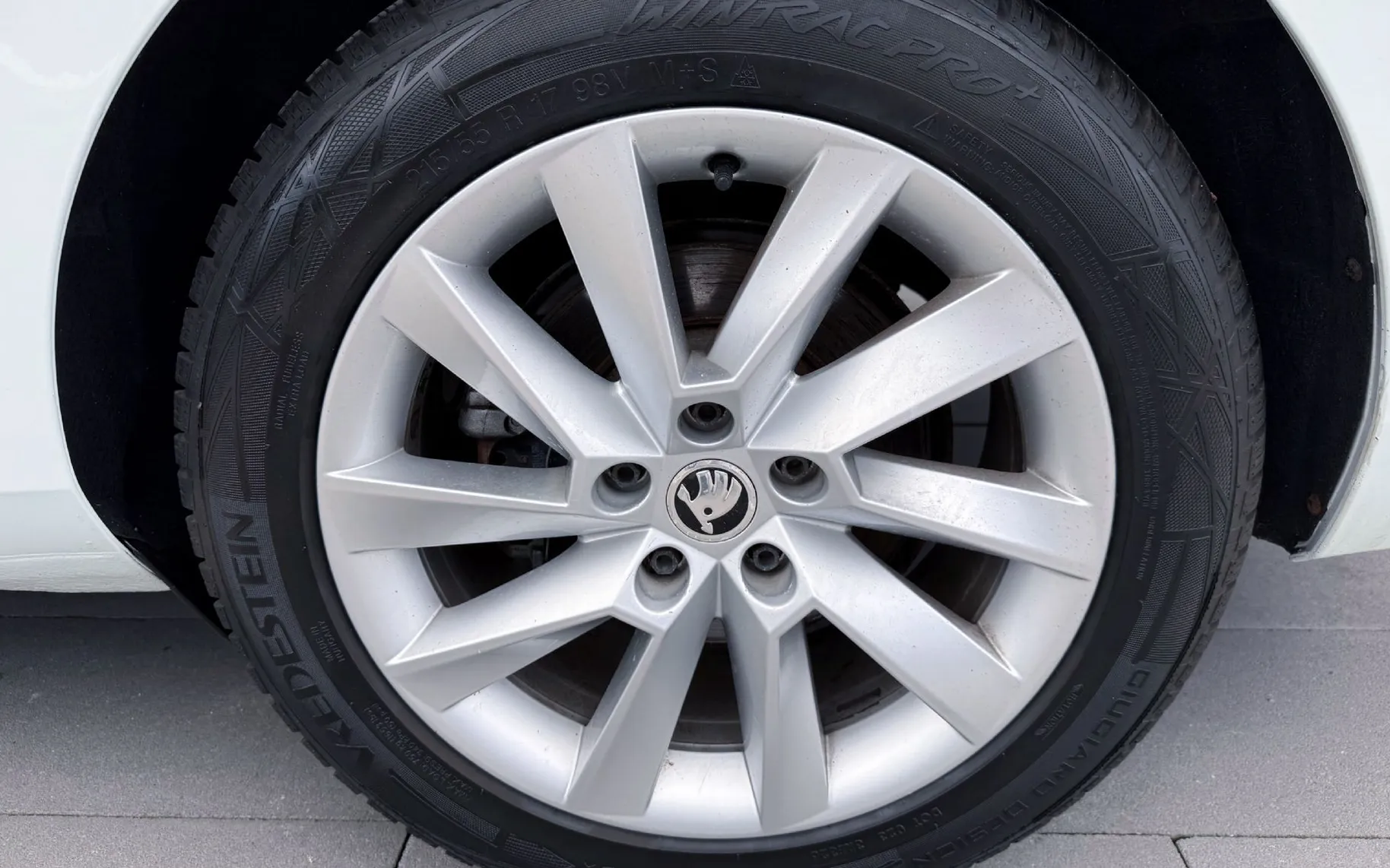 Zunanja slika - Škoda Superb - 2.0 TDI Active Combi DSG|LED|NAVI|MEMORY|17COL - 12