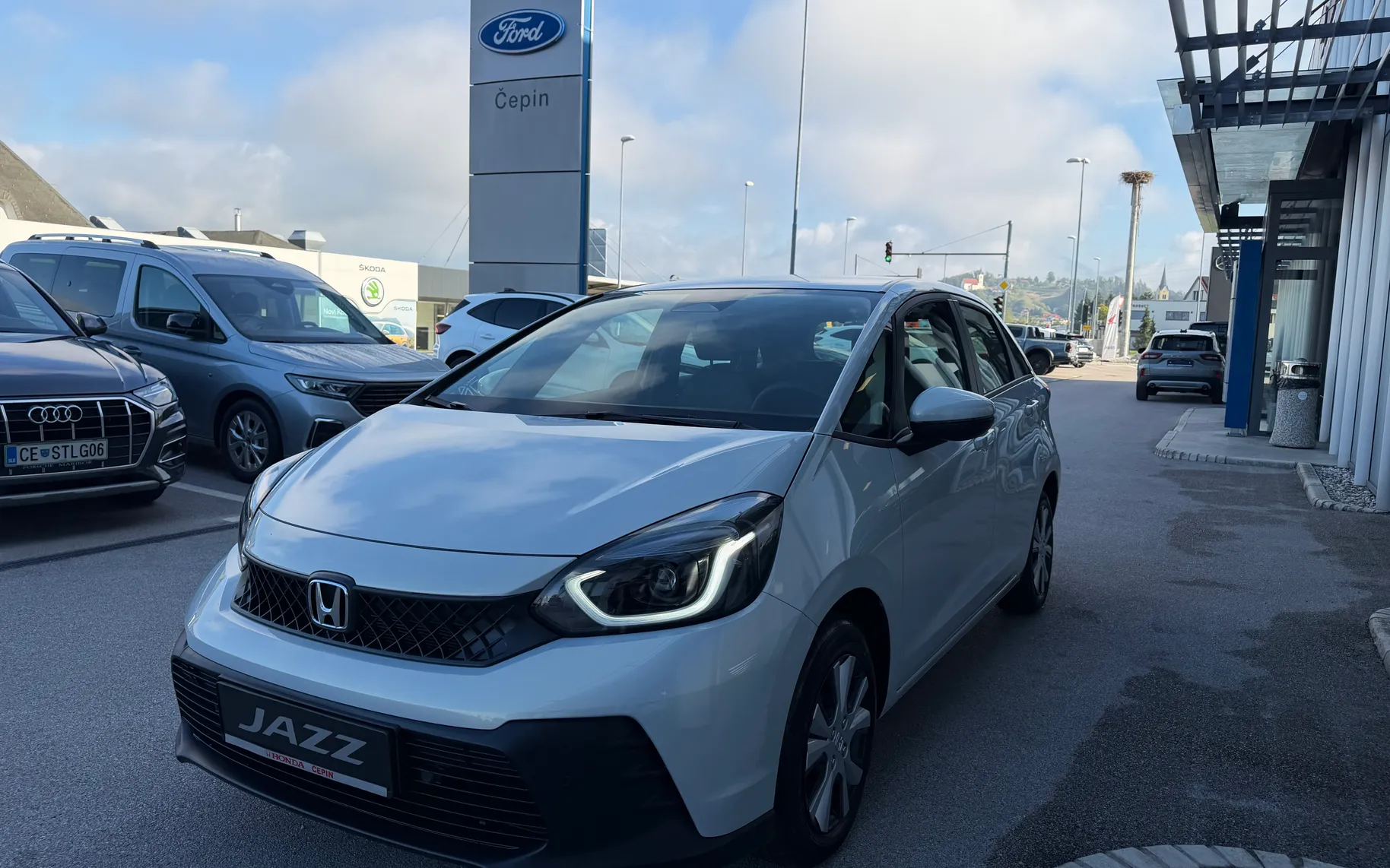 Zunanja slika - Honda Jazz - HIBRID-1.5-ELEGANCE-e-CVT-LED-NAVI-AKCIJA 4500€ - 3