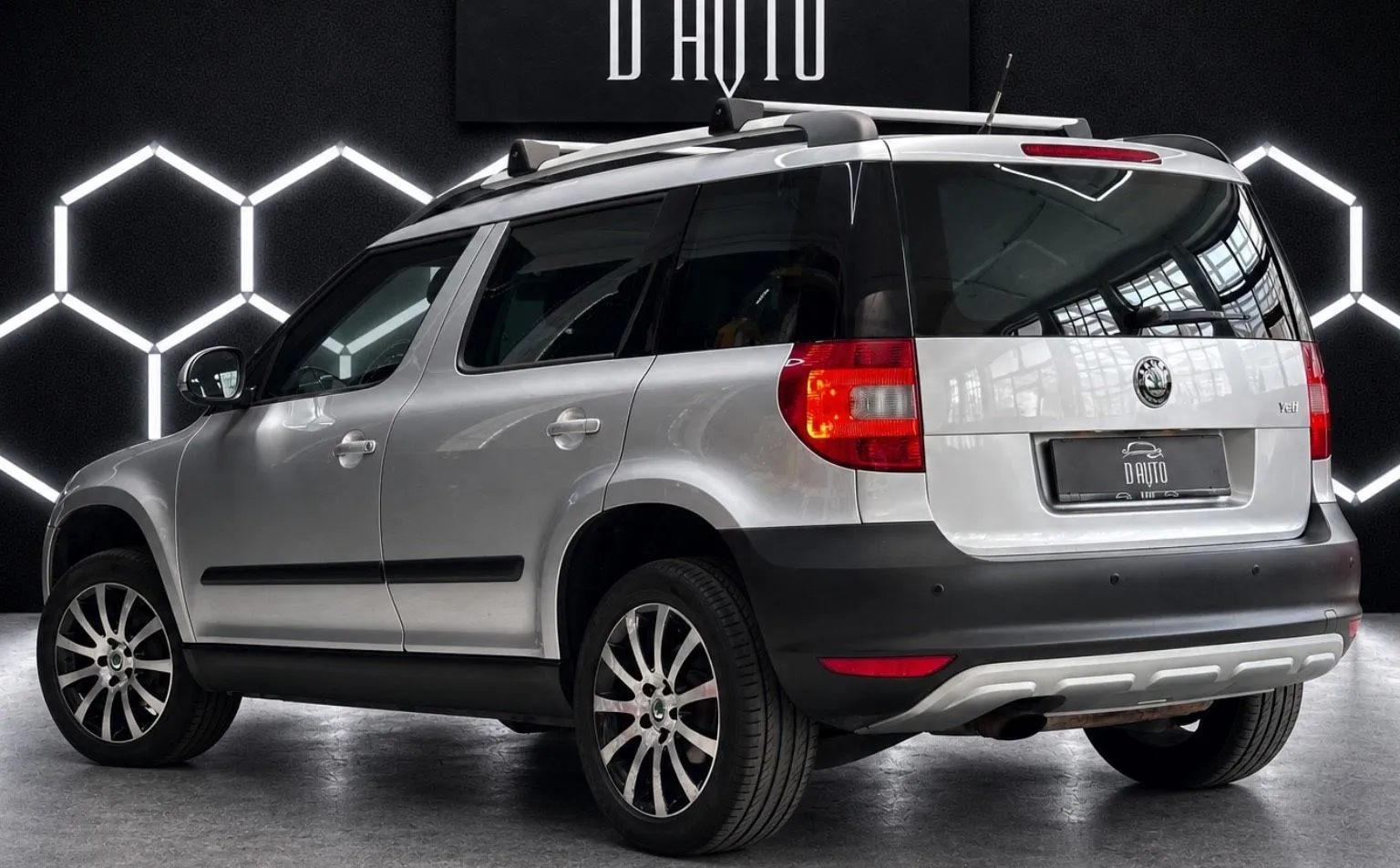 Zunanja slika - Škoda Yeti - 1.2 TSI  DSG+PANORAMA+KLJUKA+TEMPOMAT+SLO.VOZILO.. - 7